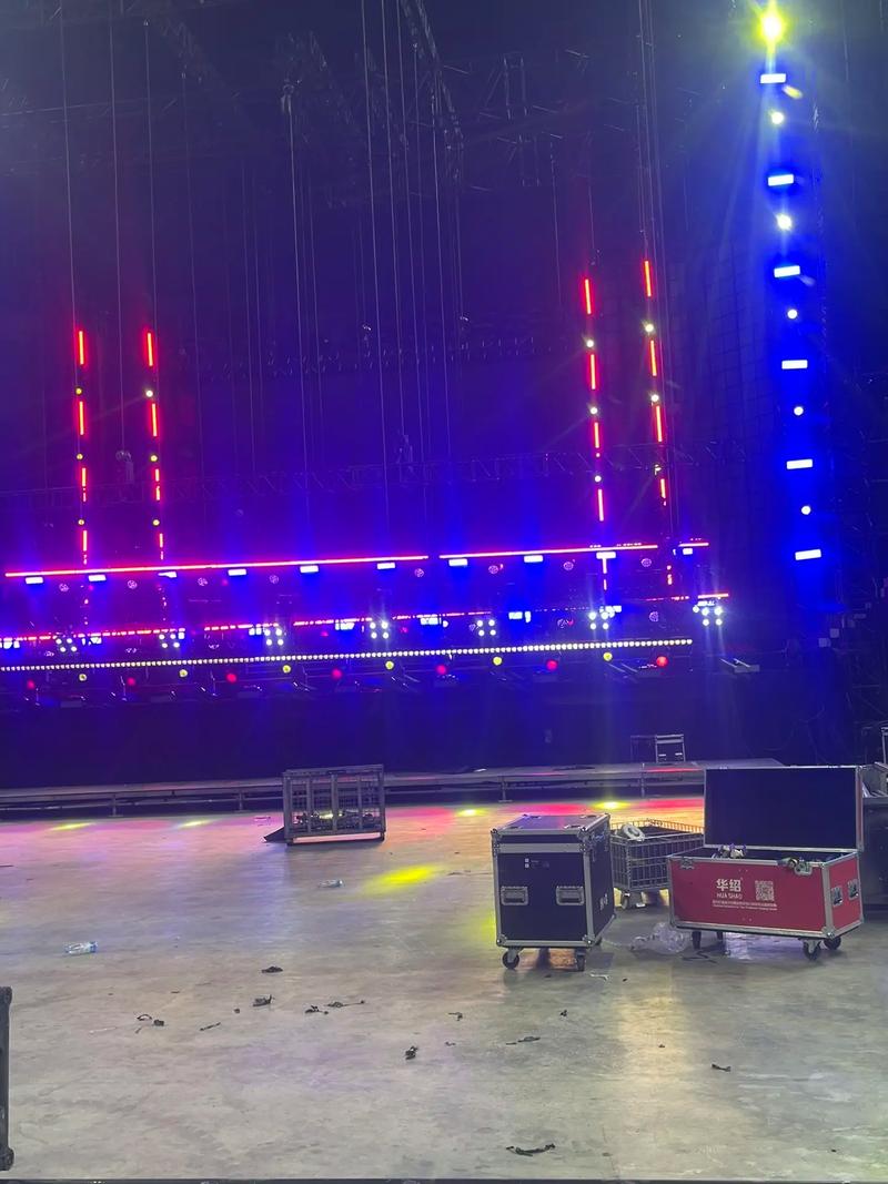 舞台灯光音响与舞美设计的艺术融合 构建沉浸式活动体验